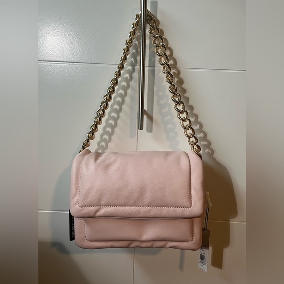 Marc Jacobs Handbags - NWT Marc Jacobs Pillow bag in Peach Whip